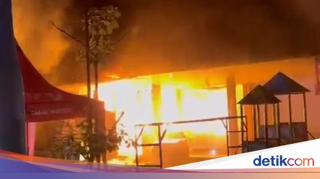 Kantin RS Muhammadiyah Ahmad Dahlan Kediri Terbakar, Pasien Panik Berhamburan Keluar