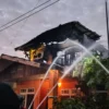 Kebakaran Hanguskan Dua Rumah di Kota Kulon Bondowoso