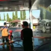 Kebakaran Mobil Keluarga di Pasuruan Akibat Korsleting Listrik Saat di Traffic Light