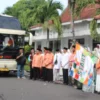 Kebersamaan Mengiringi Keberangkatan 1.258 Jemaah Haji Lumajang