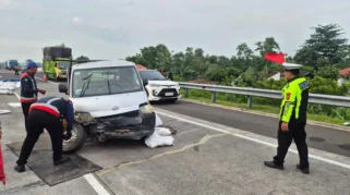 Kecelakaan mobil DPR di Tol Paspro menewaskan dua staf