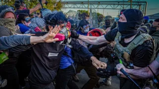 Kekerasan Petugas ICE & ERO di Delaney Hall: Foto Aksi Keras Membahana di Media Sosial