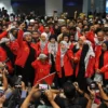 Keluarga Sambut Haru Kepulangan Sembilan Relawan Global Sumud Flotilla di Soekarno‑Hatta