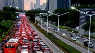 Kemacetan Jakarta Capai Rp100 Triliun, Dampak Ekonomi dan Kesehatan Makin Parah