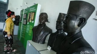 Kemenbud Resmikan Pameran Meriam Joseph L. Spartz di Museum Kebangkitan Nasional Jakarta