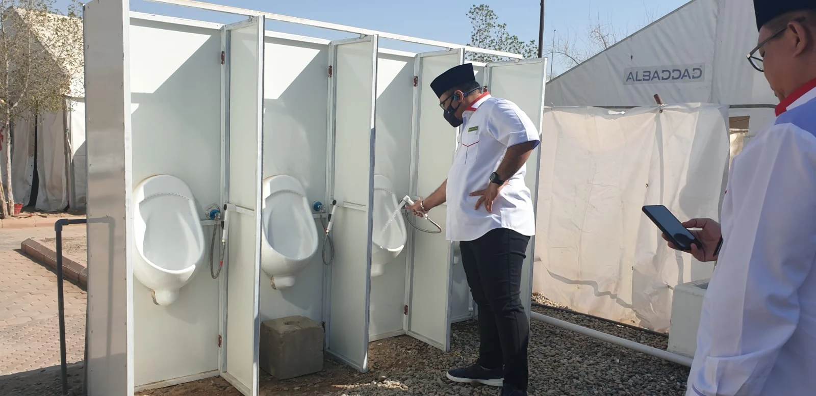 Kemenhaj Tinjau Kesiapan Konsumsi dan Toilet di Arafah untuk Jemaah Haji