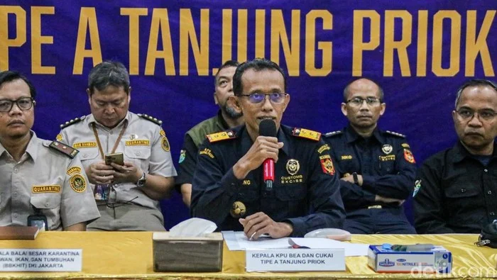 Kemenhut Tangkap Tersangka Penyelundupan Tiga Ton Sisik Trenggiling di Pelabuhan Tanjung Priok