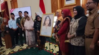 Khofifah Dampingi Prabowo Resmikan Museum Pahlawan Nasional Pejuang Buruh Marsinah dan Rumah Singgah