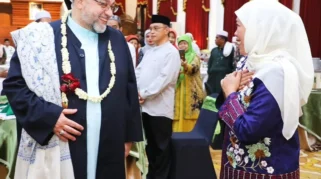 Khofifah, Menteri Arifah, dan Syeikh Afeefuddin Bersama 15 Ribu Jamaah Rayakan Harlah ke-80 Muslimat NU di Masjid Al Akbar