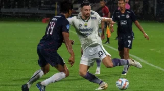 Klok Tegaskan Misi Besar Persib di Laga Kontra PSM