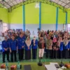 Kolaborasi Sekolah dan Orang Tua dengan Mahasiswa KKN Unmuh Jember Manfaatkan Pekarangan dan Galon Bekas untuk Tanam Sayuran