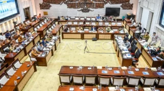 Komisi XI DPR Siapkan Omnibus Law Keuangan Negara untuk Sinkronisasi Regulasi Pasca BPI Danantara