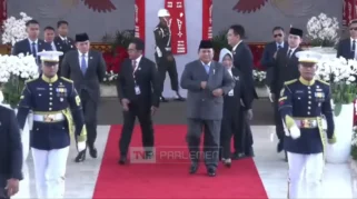 Kompak Kenakan Jas dan Peci Hitam, Presiden dan Wapres Hadiri Rapat Paripurna DPR RI
