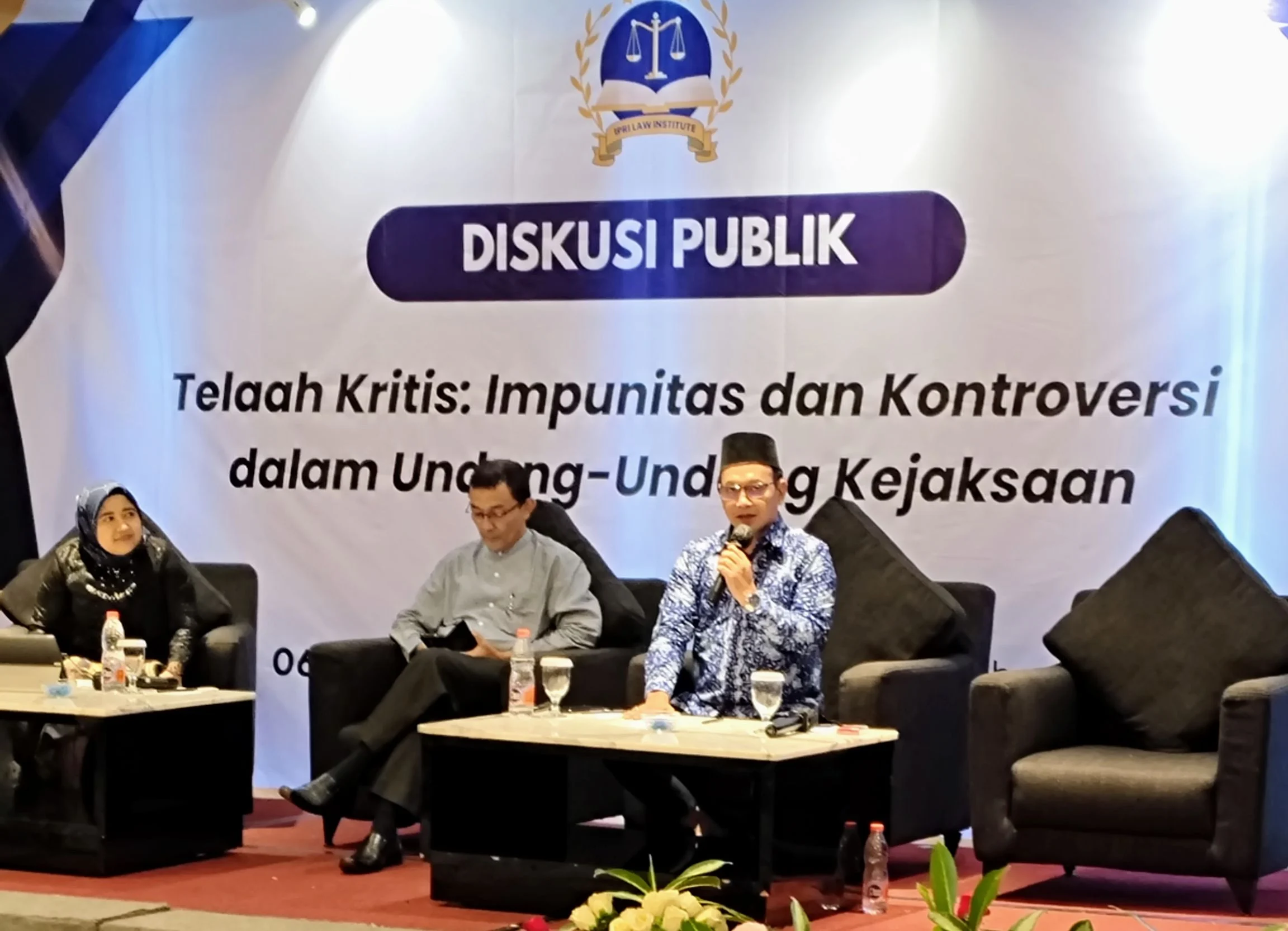 Kontroversi dan Kritik