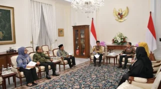 KSP Dudung Bertemu Wapres Bahas Perbaikan Pelaksanaan Program MBG