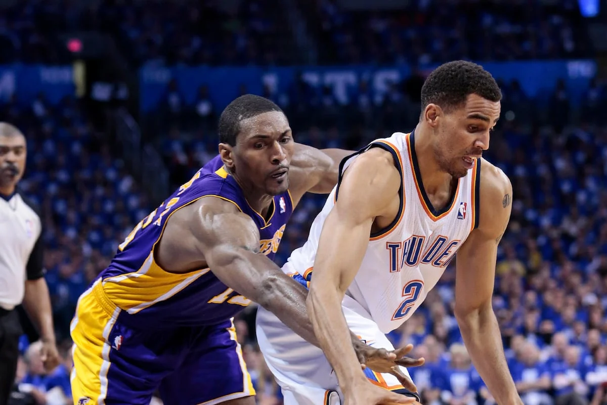 Thunder Hancurkan Lakers di Game 1 Playoff, James Cetak 27 Poin