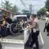 Lawan Arus di Jalan Kapten Jamhur Banjar: Dua Motor Tabrakan Adu Banteng, Tiga Orang Terluka