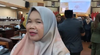 Legislator Perempuan DPRD Jember Tolak Kebiasaan Merokok Saat Rapat