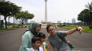 Libur Panjang Kenaikan Yesus Kristus, Monas Ramai Dikunjungi Wisatawan dari Berbagai Daerah