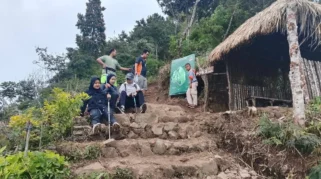 Long Weekend Dongkrak Jumlah Pendaki Gunung Kendil Magetan, Wisatawan Membludak Sejak Pagi
