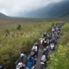 Long Weekend Picu Kepadatan di Jalur Bromo via Probolinggo, Antrean Mengular di Cemoro Lawang