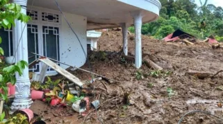 Longsor Agam, Sumbar Tumbuk 3 Rumah, 1 Meninggal, 6 Dirawat