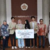 LPS dan Transmedia Group Serahkan Beasiswa Rp 1 Miliar ke UGM dalam Gelaran Jogja Run D-City