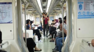 LRT Jabodebek Ramai Penumpang Selama Libur Panjang Kenaikan Yesus Kristus