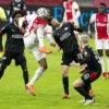 Maarten Paes Dihujat Pasif, Ajax vs PSV Berakhir Imbang 2-2