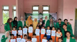 Mahasiswa KKN Universitas Muhammadiyah Jember Gelar Parenting dan Jumat Bersih di TK Islam Assahudin