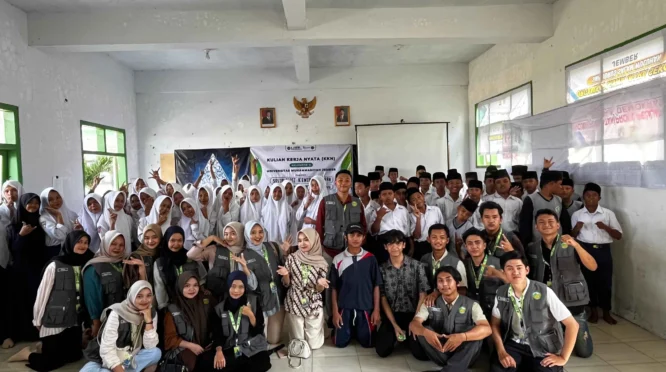 Mahasiswa KKN Unmuh Jember Gelar Edukasi Bahaya Merokok dan Pencegahan HIV/AIDS untuk Gen Z