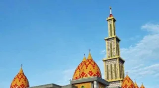 Masjid Roudhotul Muchlisin Siapkan Area Parkir untuk Jamaah Salat Iduladha di Jember