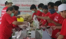 Masyarakat Sambut Antusias Pembagian Daging Kurban RRI Pro3-Human Initiative
