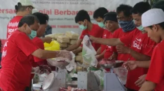 Masyarakat Sambut Antusias Pembagian Daging Kurban RRI Pro3-Human Initiative