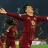 Menang Dramatis di Menit 98, Roma Pertahankan Peluang ke Liga Champions