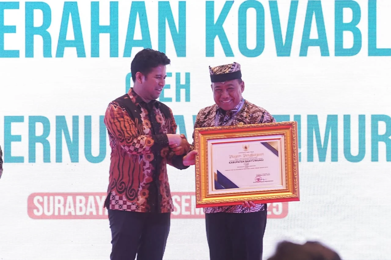 Mendikdasmen Berikan Dua Penghargaan untuk Banyuwangi atas Prestasi Pendidikan dan Validitas Data