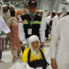 Menhaj Apresiasi Petugas Haji yang Membantu Lansia Beribadah di Makkah
