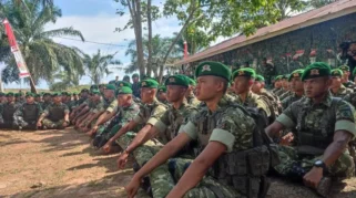 Menhan Sjafrie Sjamsoeddin Salat Iduladha Bersama Prajurit dan Warga di Manokwari