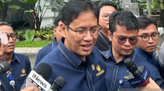 Menkeu Purbaya Unggah Video Renang, Bantah Isu Rawat Inap di Rumah Sakit
