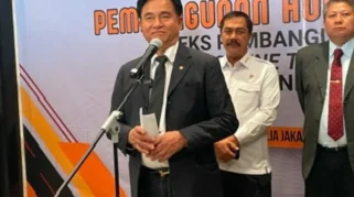 Menko Yusril Tegaskan Pemerintah Tidak Melarang Nobar Film Pesta Babi