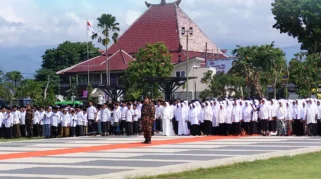 Merayakan Hari Santri Nasional dengan The Sarong: Miniatur of Indonesia di Alun-Alun Jember