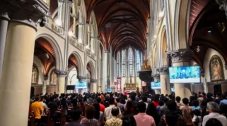 Merengkuh Denyut Napas Bumi dalam Doa Kenaikan Yesus Kristus di Katedral