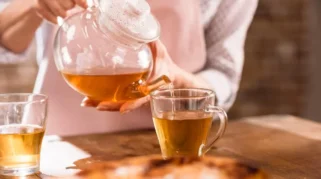 Meringankan Mual dengan Kehangatan: Rahasia di Balik Segelas Teh Tawar