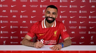 Mohamed Salah Tolak Tawaran Saudi, Pilih Bertahan di Eropa dan Siapkan Kepindahan dari Liverpool