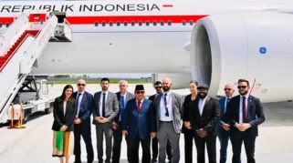 Momen Prabowo Foto Bareng Pengawalnya di Prancis Sebelum Kembali ke Jakarta Jadi Sorotan