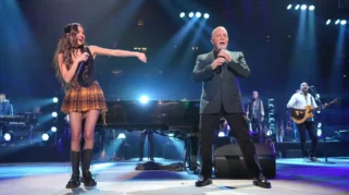 Olivia Rodrigo Terpesona dengan Penggemar di Konser Barcelona