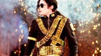 Outfit Ikonik yang Hiasi Perjalanan Karir Michael Jackson