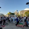 Pedagang Kaki Lima Ramai Penuhi Area Masjid Istiqlal Jelang Salat Iduladha 2026