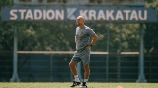 Pelatih Bali United bicara blak-blakan soal sepak bola Indonesia: fanatisme suporter hingga drama di lapangan