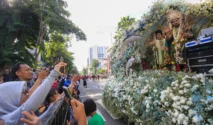 Pelindo Sukses Tampilkan Mobil Hias Bertema Harmony of Ocean di Surabaya Vaganza 2026